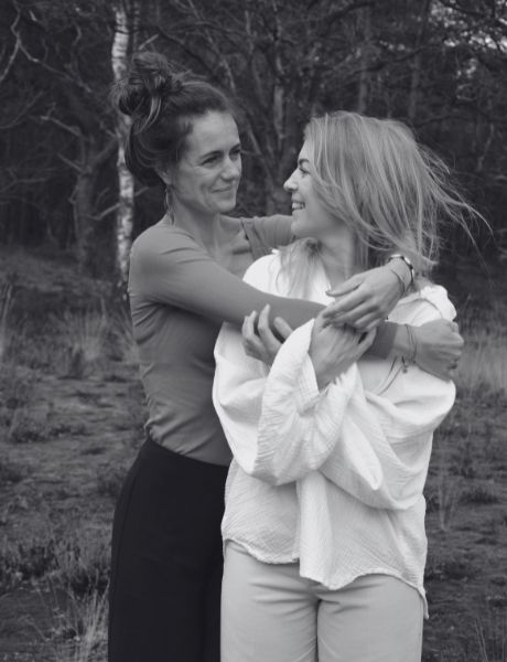 Elsa Sophie Govaarts geeft ademwerk in Haarlem samen met Janine